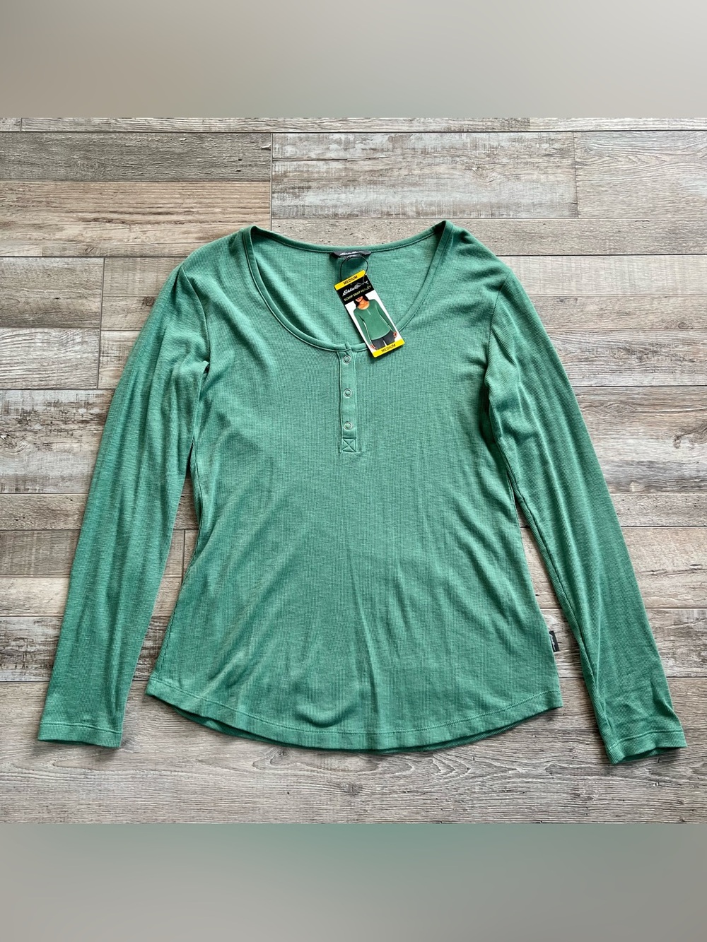 NWT Eddie Bauer Women’s Scoop Snap Henley Size Medium